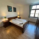 Majak 招待所 Dublovice