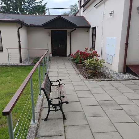 Majak ゲストハウス Dublovice
